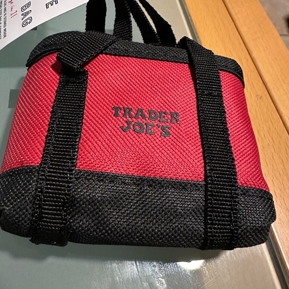 MICRO MINI TRADER JOE’S tote grocery bag 2 in 1 LIMITED EDITION NWT RED BLACK - Picture 2 of 7